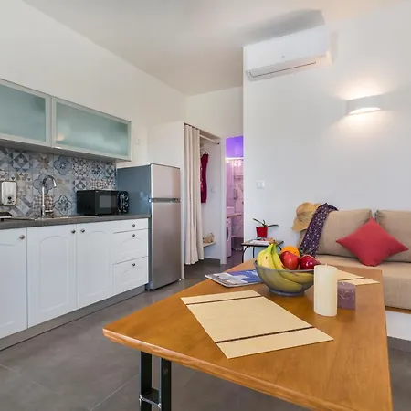 מלון דירות Dolce Vista - Sea View 4*